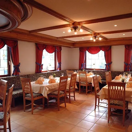 Szálloda Restaurant Waldhorn 3*