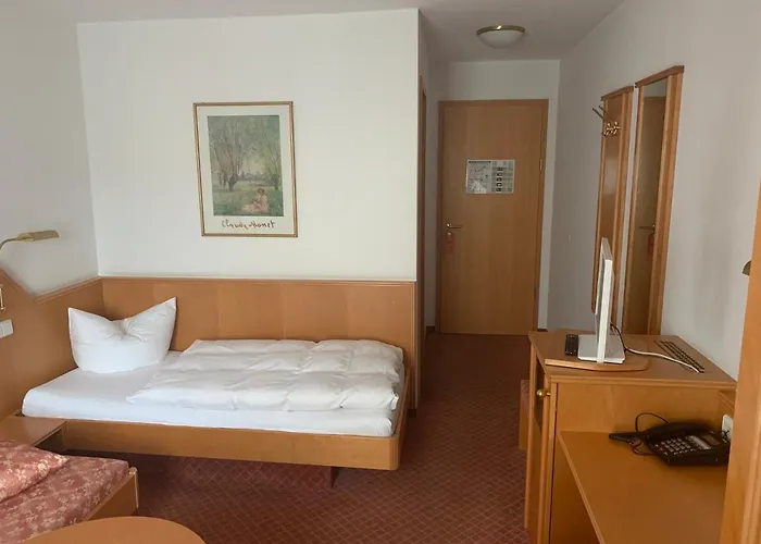 Szálloda Restaurant Waldhorn 3*